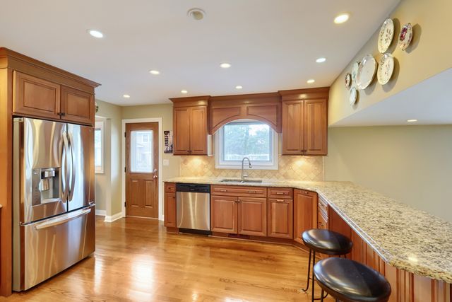 434 Timothy Court, Schaumburg, IL 60193