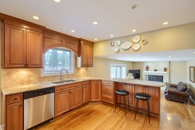 434 Timothy Court, Schaumburg, IL 60193