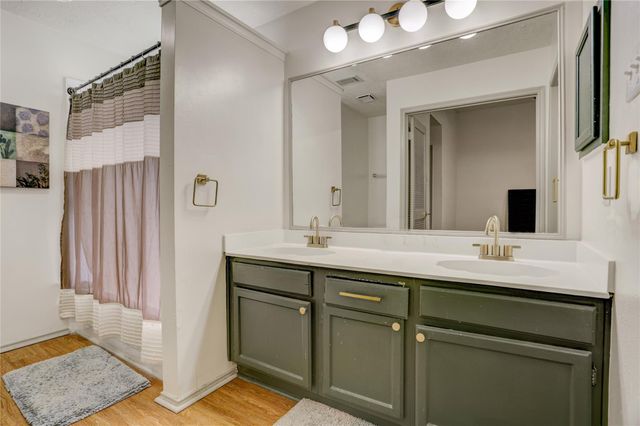 13710 Wood River Drive, Houston, TX 77085