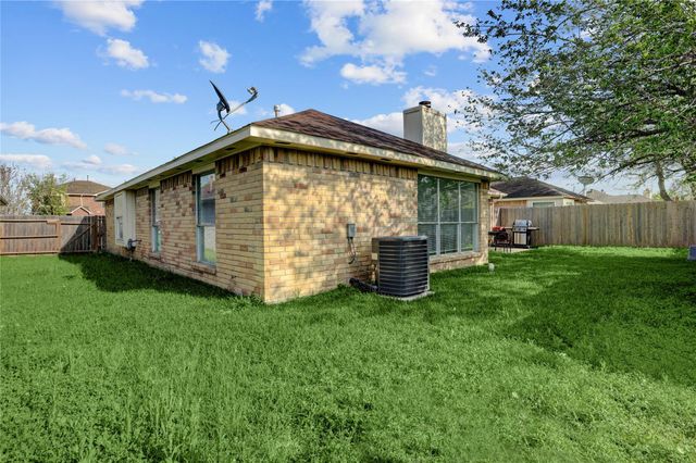 13710 Wood River Drive, Houston, TX 77085