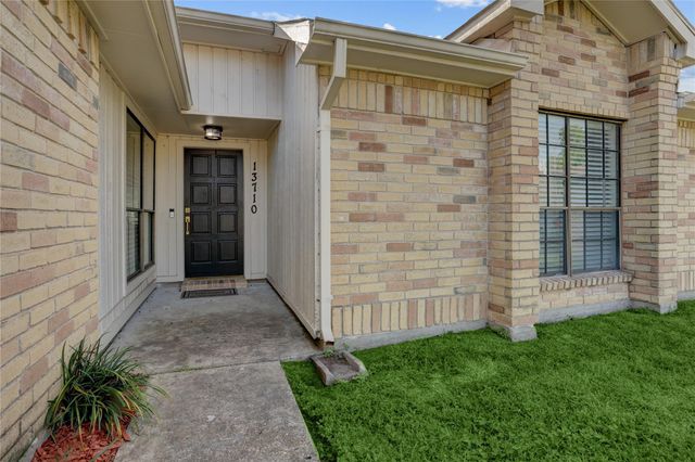 13710 Wood River Drive, Houston, TX 77085