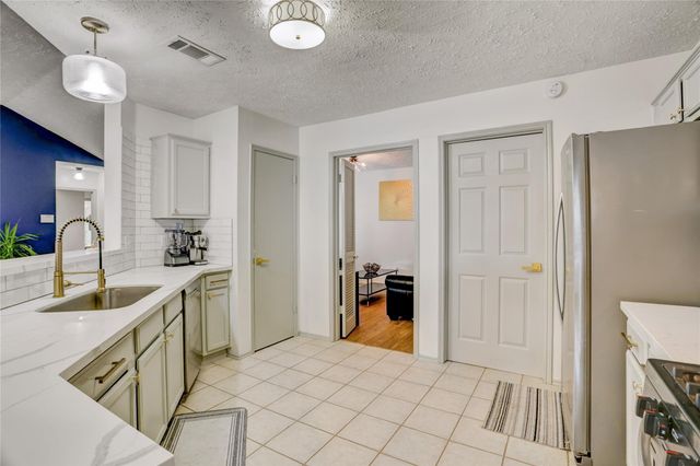 13710 Wood River Drive, Houston, TX 77085