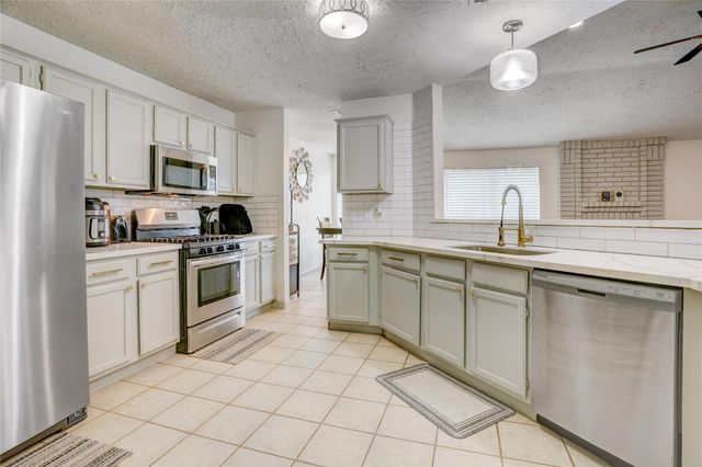 13710 Wood River Drive, Houston, TX 77085