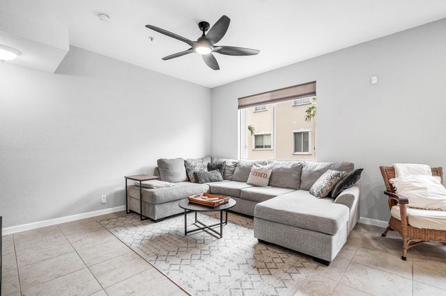 2897 S Greenleaf Circle, Boynton Beach, FL 33426