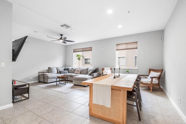 2897 S Greenleaf Circle, Boynton Beach, FL 33426