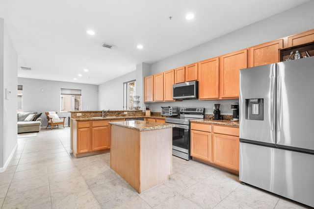 2897 S Greenleaf Circle, Boynton Beach, FL 33426