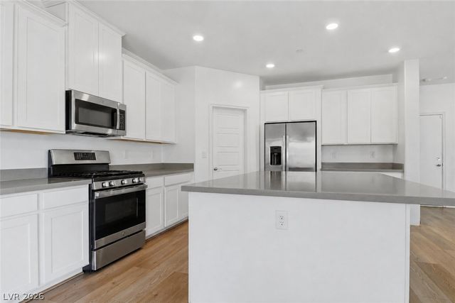 1623 Dakota Group Avenue, North Las Vegas, NV 89084