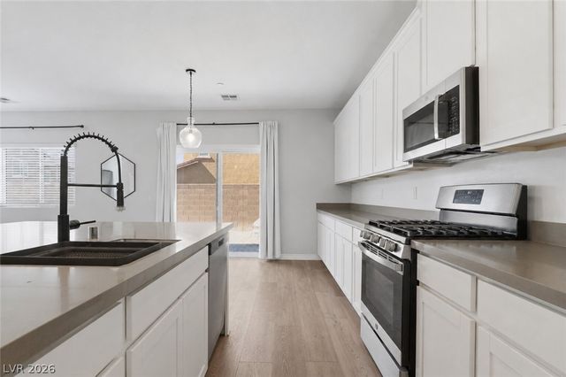 1623 Dakota Group Avenue, North Las Vegas, NV 89084