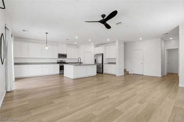 1623 Dakota Group Avenue, North Las Vegas, NV 89084