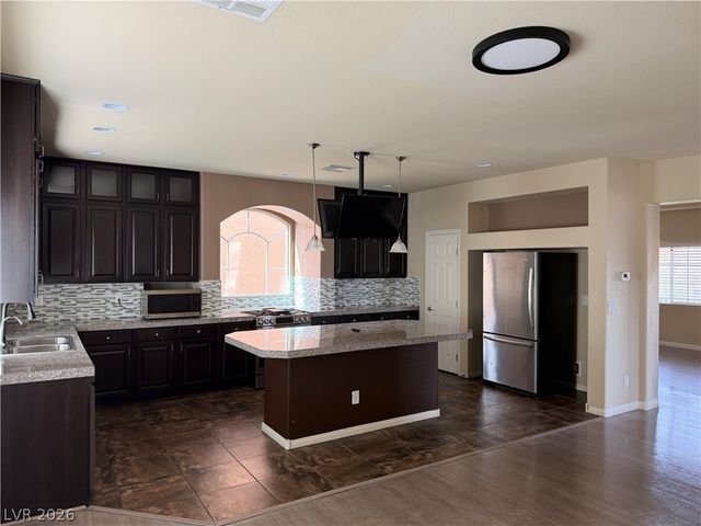 5067 Bootlegger Avenue, Las Vegas, NV 89141