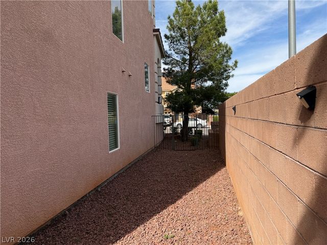 5067 Bootlegger Avenue, Las Vegas, NV 89141