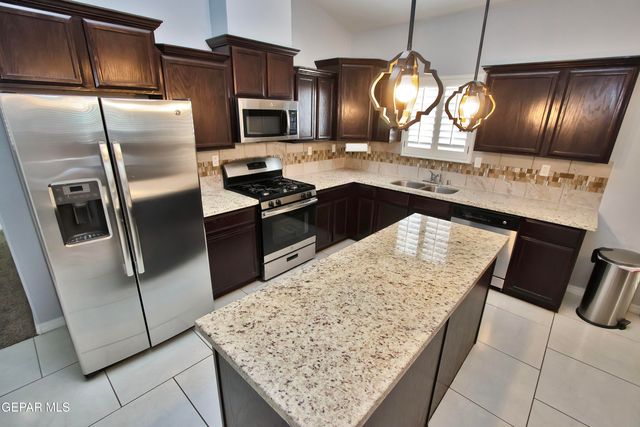 13150 Pocklington Road, El Paso, TX 79928