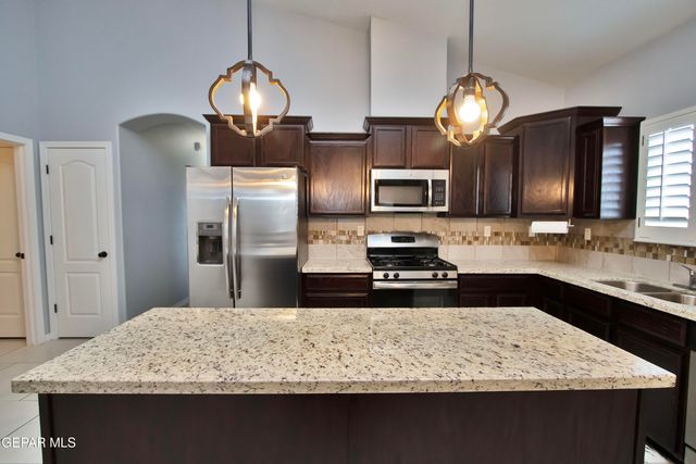 13150 Pocklington Road, El Paso, TX 79928