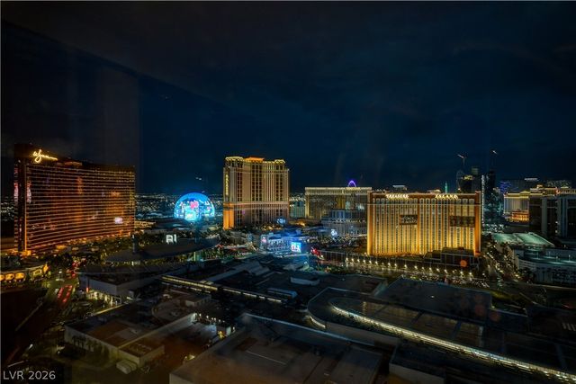 2000 North Fashion Show Drive 4103, Las Vegas, NV 89109