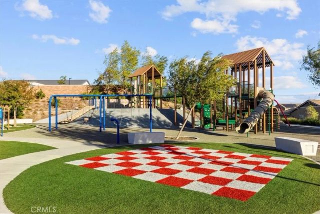 5327 La Bodega, Fontana, CA 92336