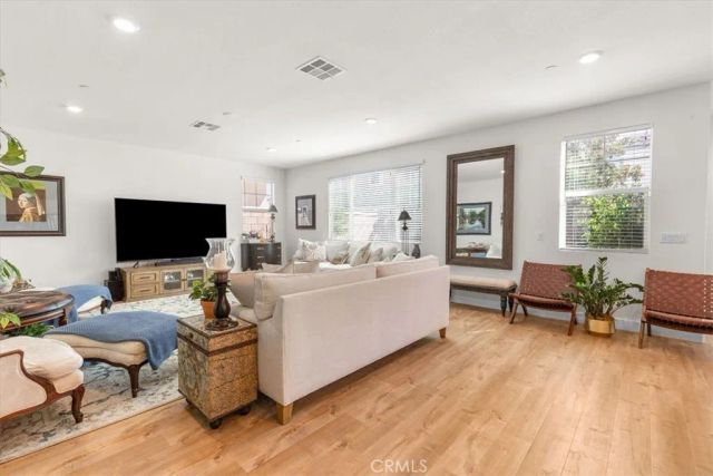 5327 La Bodega, Fontana, CA 92336