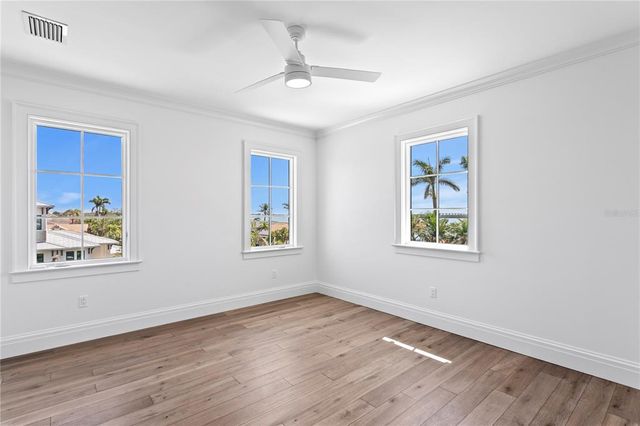 6189 LEELAND STREET S, St Petersburg, FL 33715