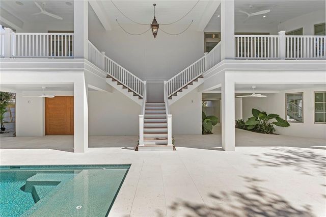 6189 LEELAND STREET S, St Petersburg, FL 33715