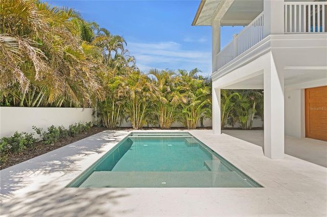 6189 LEELAND STREET S, St Petersburg, FL 33715