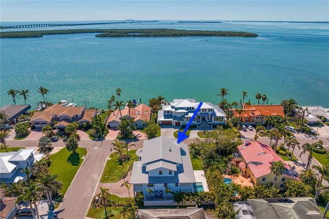 6189 LEELAND STREET S, St Petersburg, FL 33715