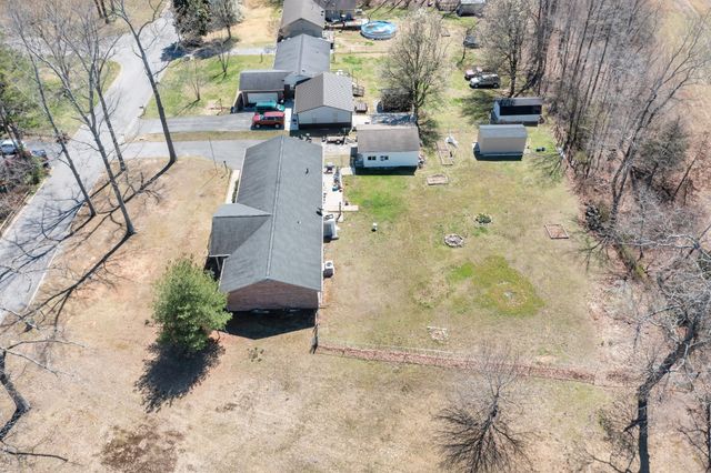 203 Larkway Dr, Tullahoma, TN 37388