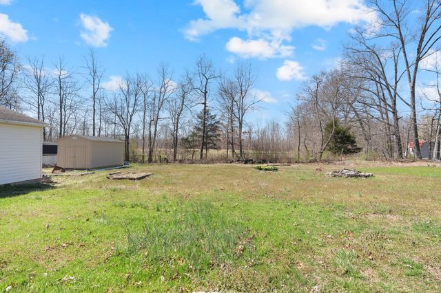 203 Larkway Dr, Tullahoma, TN 37388