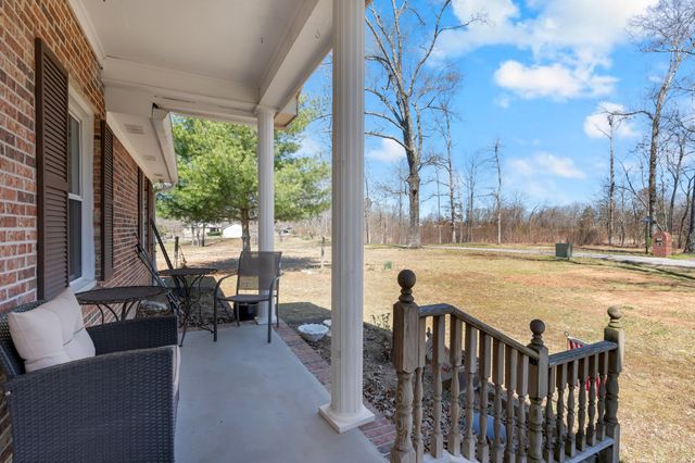 203 Larkway Dr, Tullahoma, TN 37388