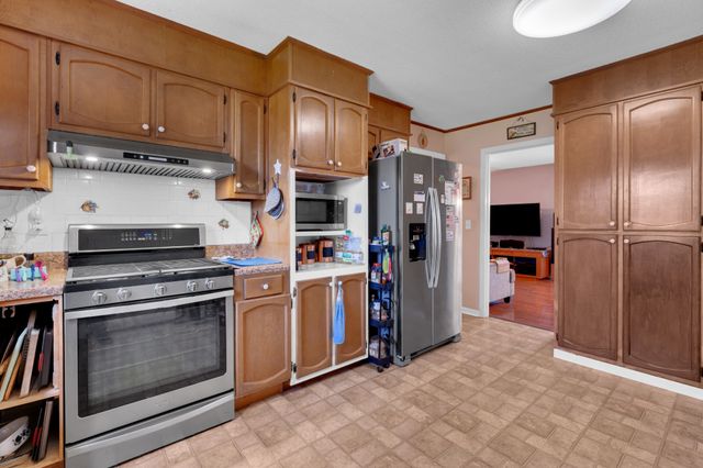 203 Larkway Dr, Tullahoma, TN 37388