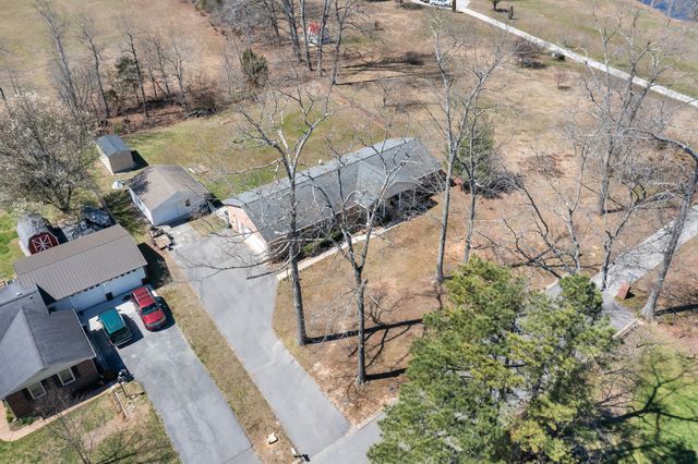 203 Larkway Dr, Tullahoma, TN 37388