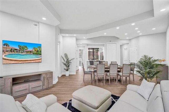 7484 La Paz Boulevard 101, Boca Raton, FL 33433