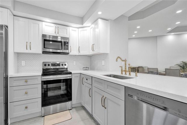 7484 La Paz Boulevard 101, Boca Raton, FL 33433