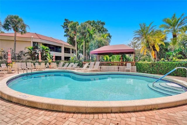 7484 La Paz Boulevard 101, Boca Raton, FL 33433