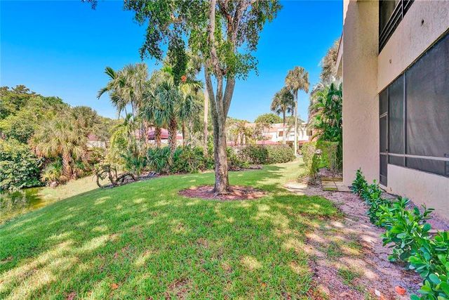 7484 La Paz Boulevard 101, Boca Raton, FL 33433