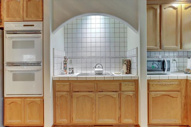 11774 Skipper Ct, Penn Valley, CA 95946
