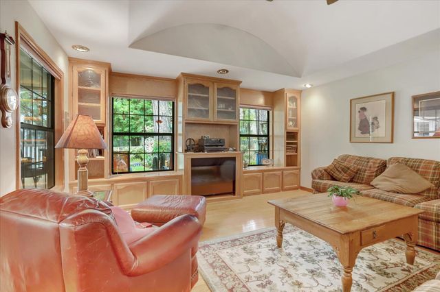 11774 Skipper Ct, Penn Valley, CA 95946