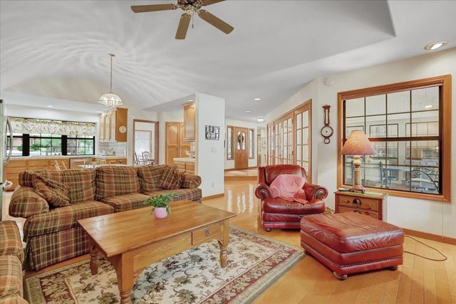 11774 Skipper Ct, Penn Valley, CA 95946