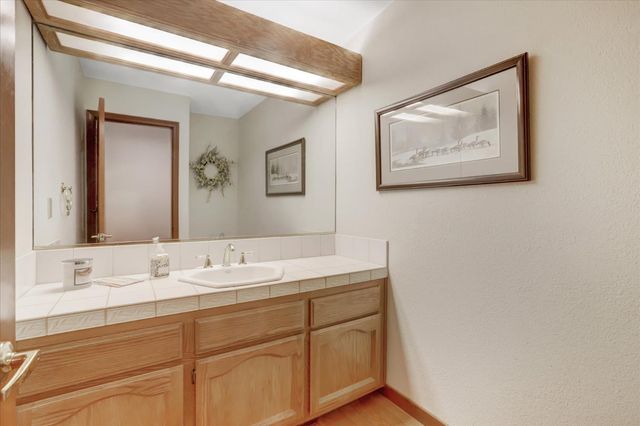 11774 Skipper Ct, Penn Valley, CA 95946