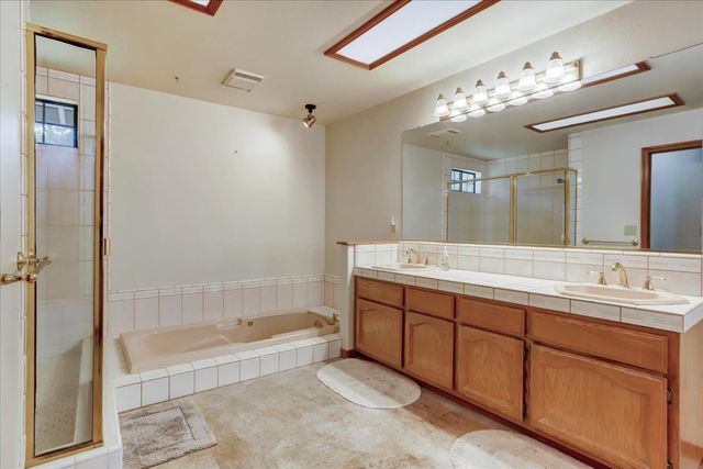 11774 Skipper Ct, Penn Valley, CA 95946