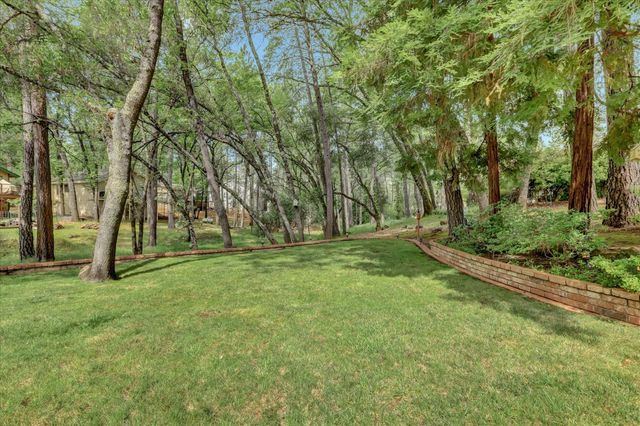 11774 Skipper Ct, Penn Valley, CA 95946