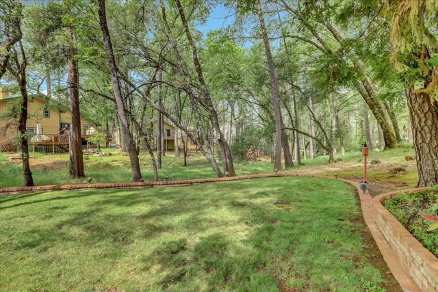 11774 Skipper Ct, Penn Valley, CA 95946