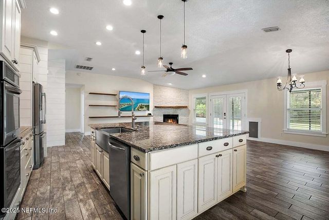8064 BRIDGECREEK Drive, Jacksonville, FL 32244