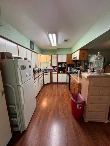 1308 N Mesquite Street N, Goldthwaite, TX 76844