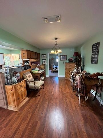 1308 N Mesquite Street N, Goldthwaite, TX 76844