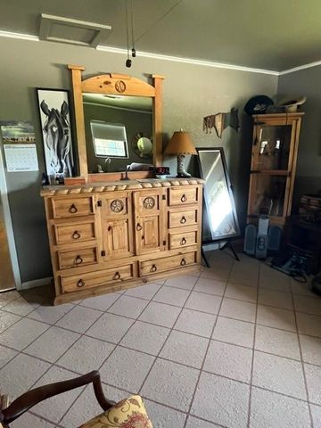 1308 N Mesquite Street N, Goldthwaite, TX 76844