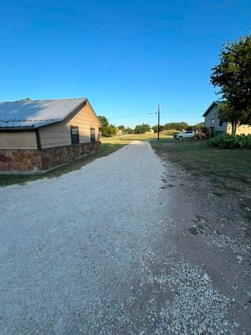 1308 N Mesquite Street N, Goldthwaite, TX 76844
