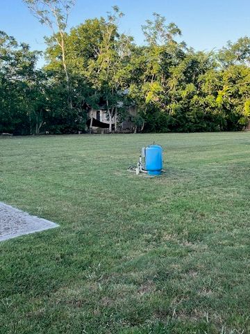 1308 N Mesquite Street N, Goldthwaite, TX 76844