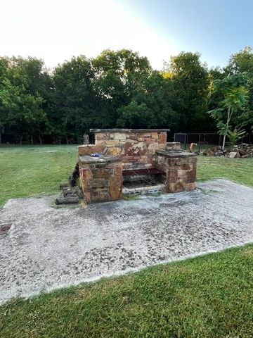1308 N Mesquite Street N, Goldthwaite, TX 76844