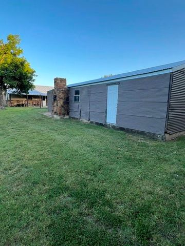 1308 N Mesquite Street N, Goldthwaite, TX 76844