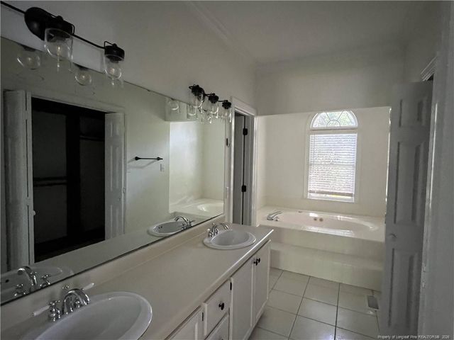 113 Bryce Creek Lane, Fayetteville, NC 28303