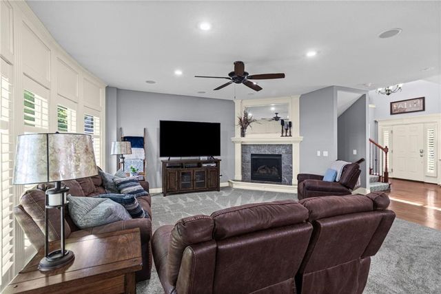 8700 NE 91st Terrace, Kansas City, MO 64157